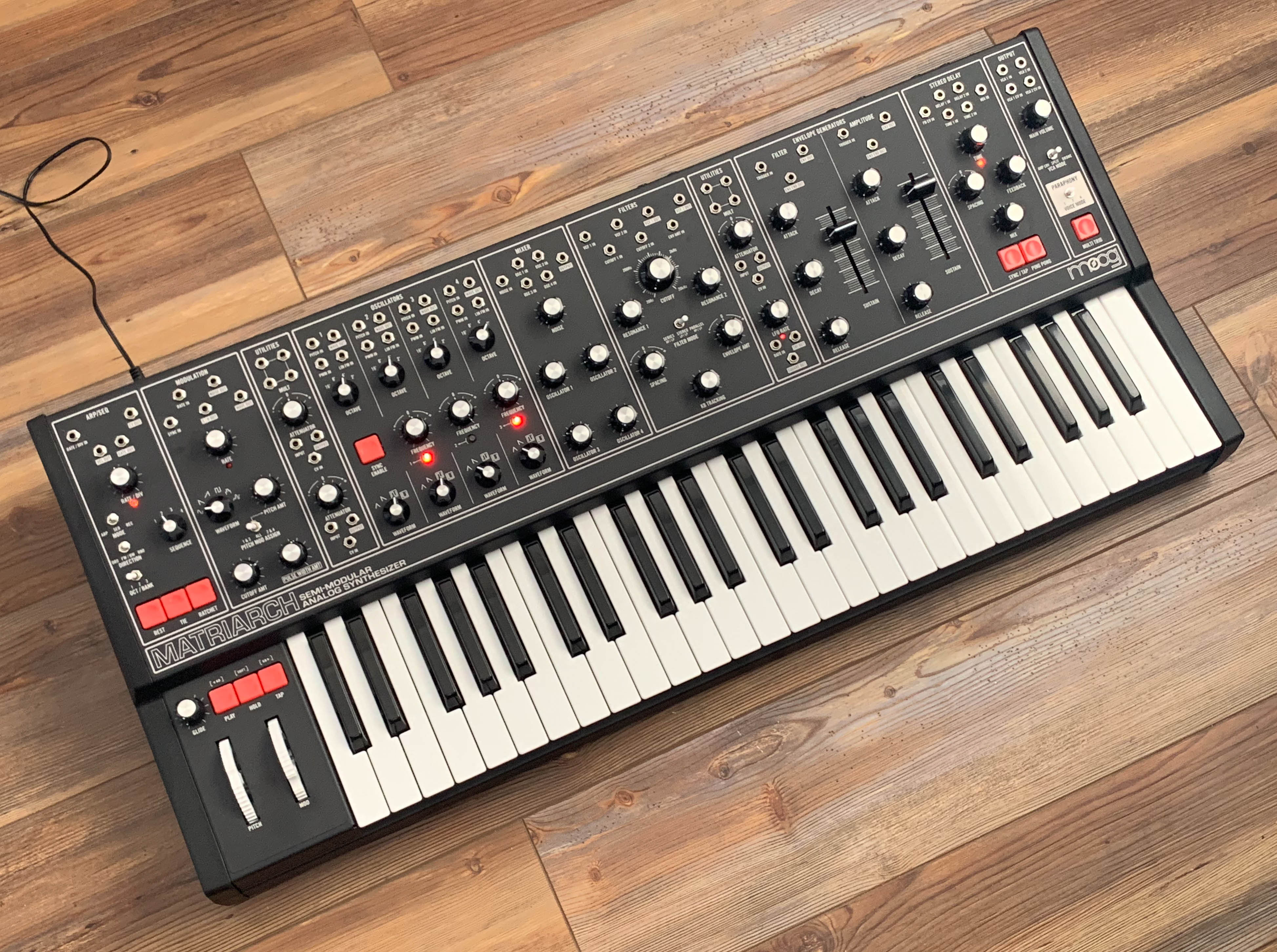 Moog Matriarch Dark
