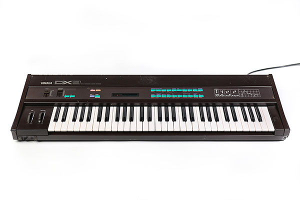 Yamaha DX9 synthesizer