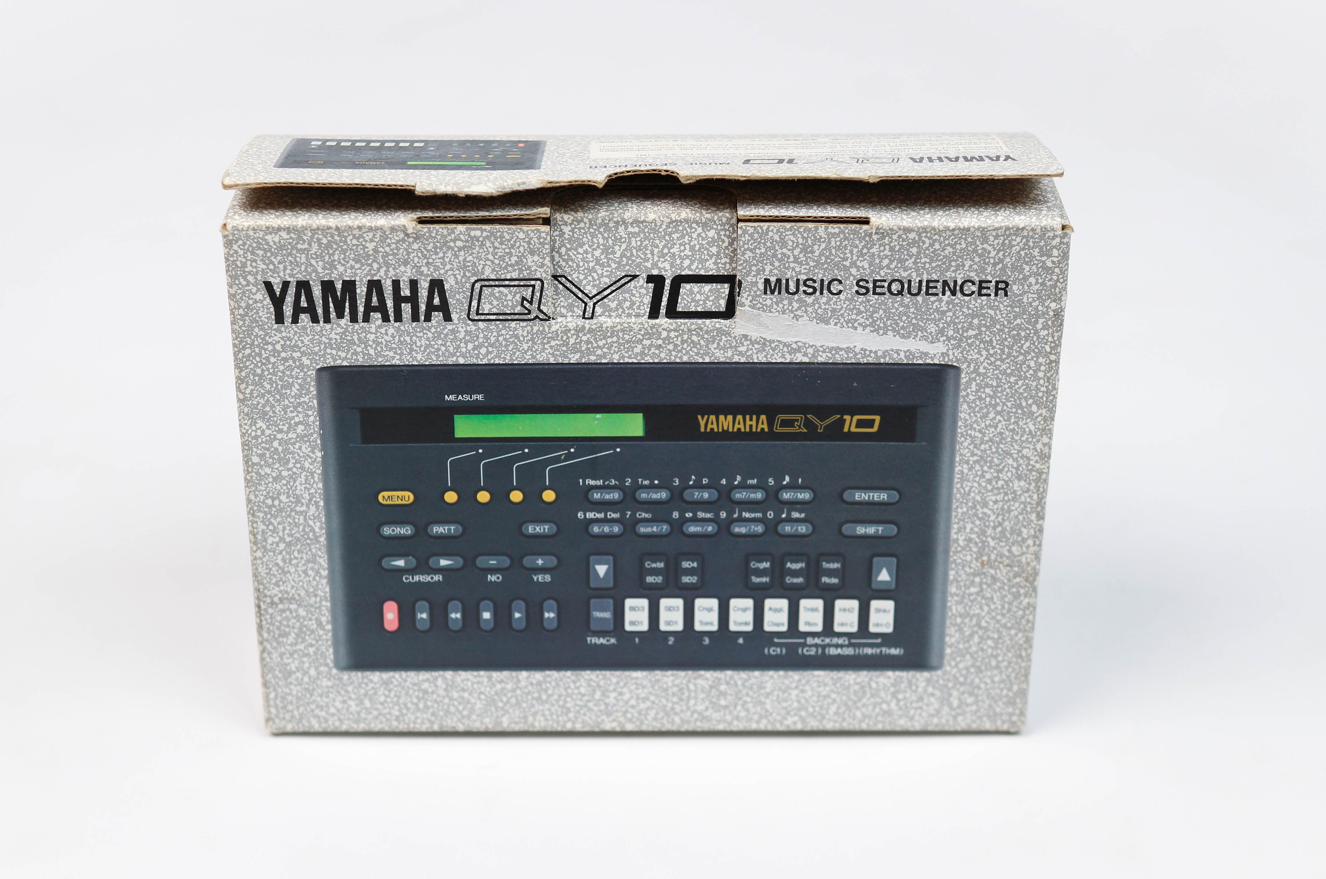 Yamaha QY10 workstation