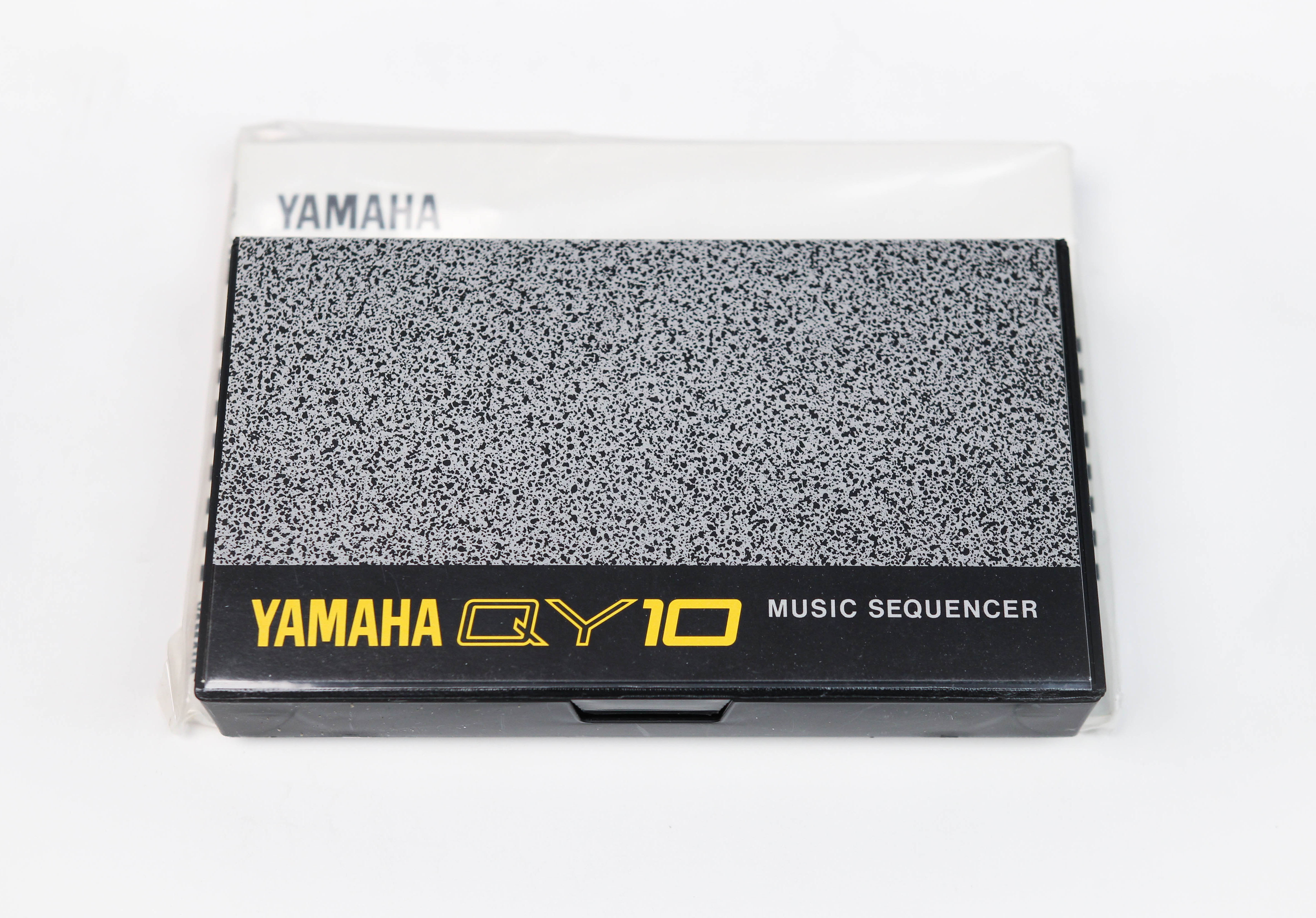 Yamaha QY10 workstation