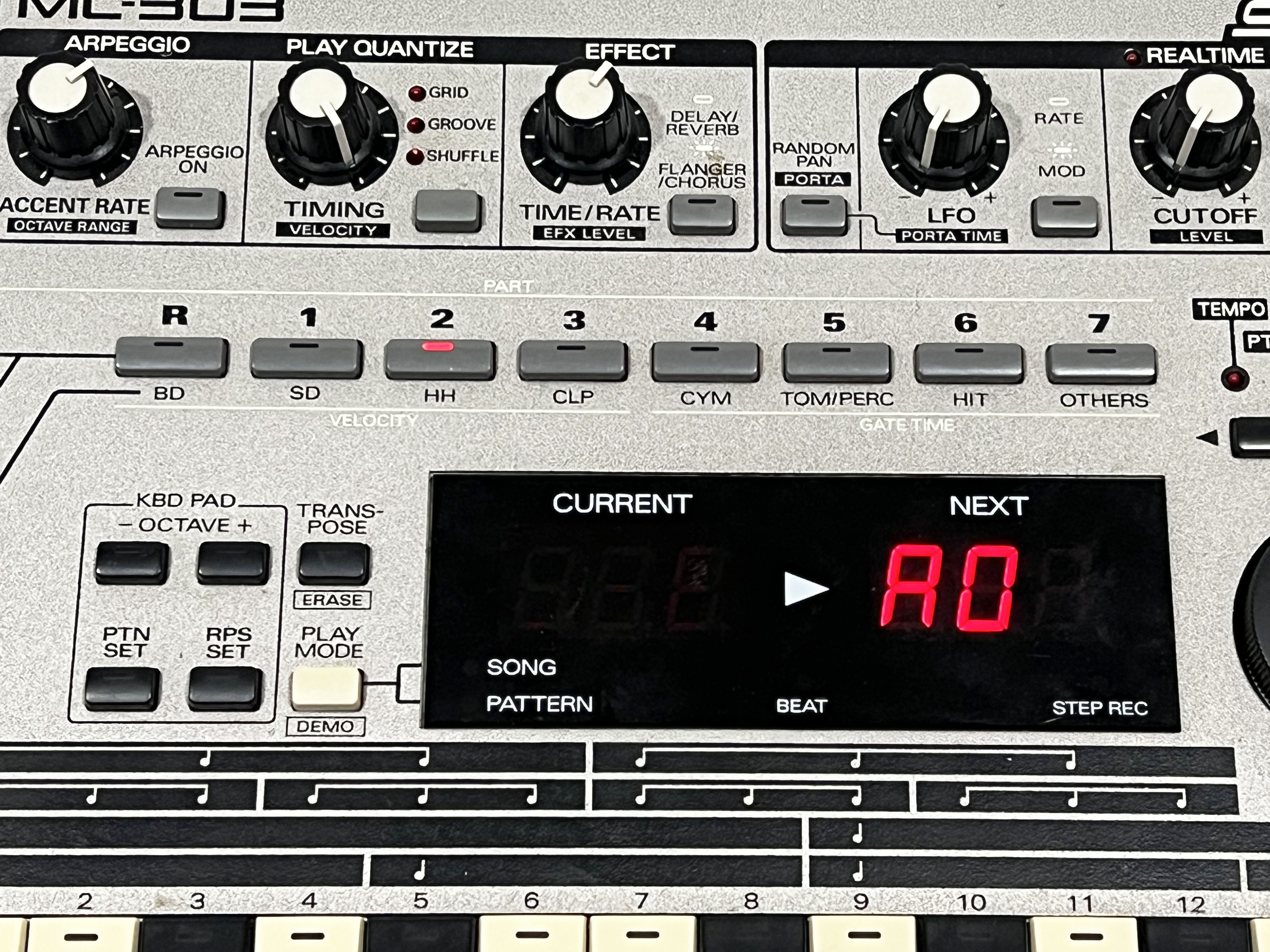Roland MC-303 Groovebox