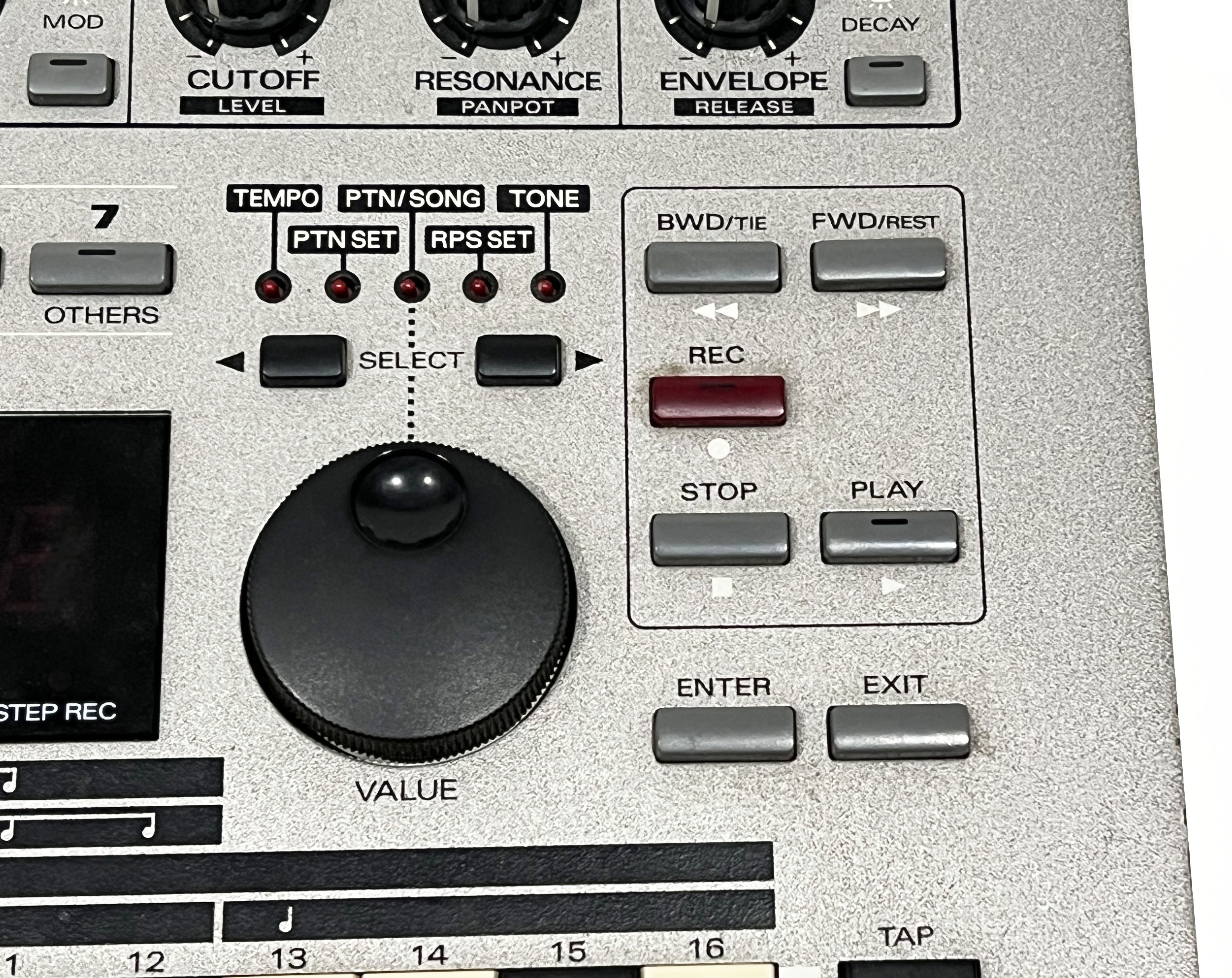 Roland MC-303 Groovebox