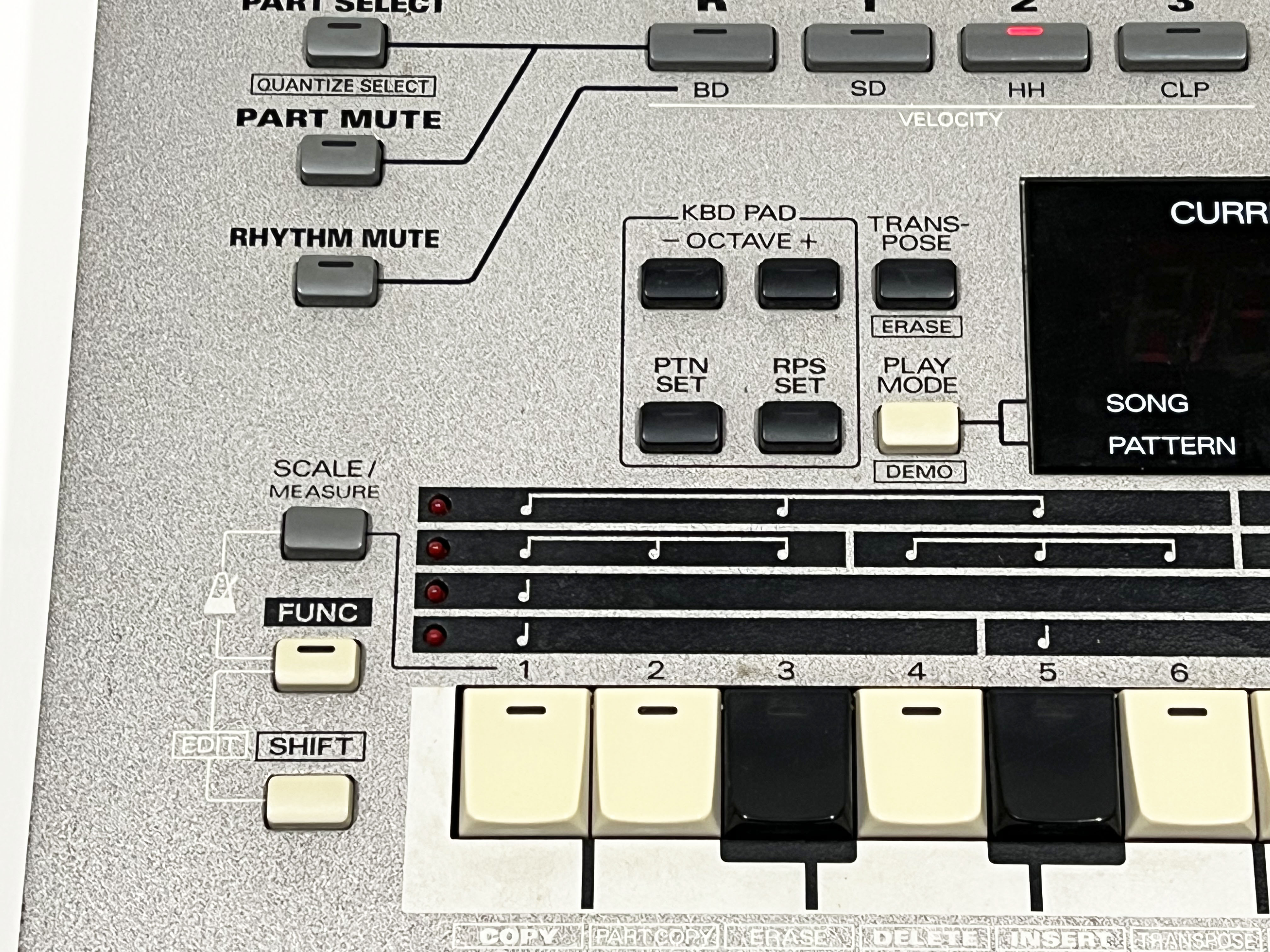 Roland MC-303 Groovebox