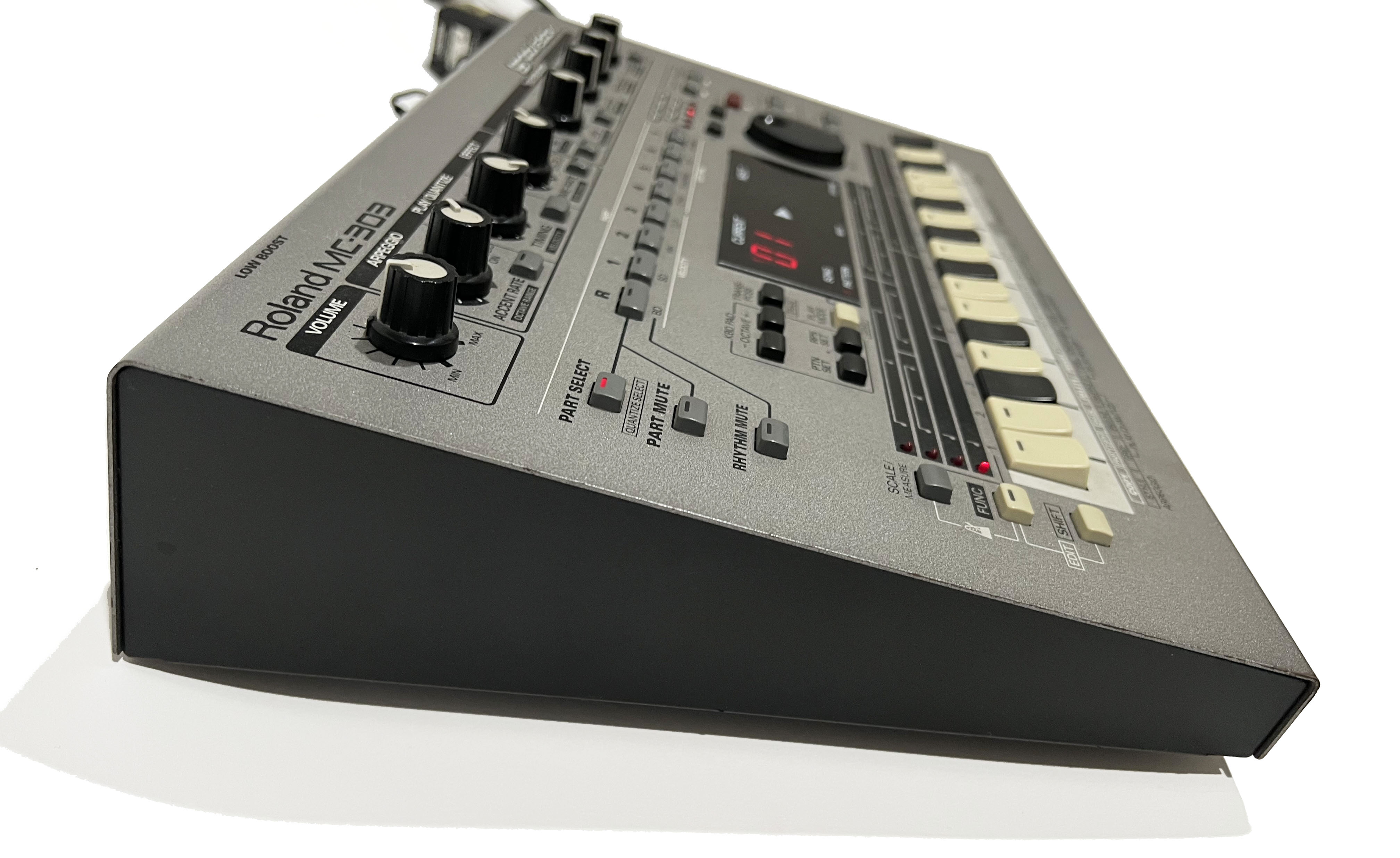 Roland MC-303 Groovebox