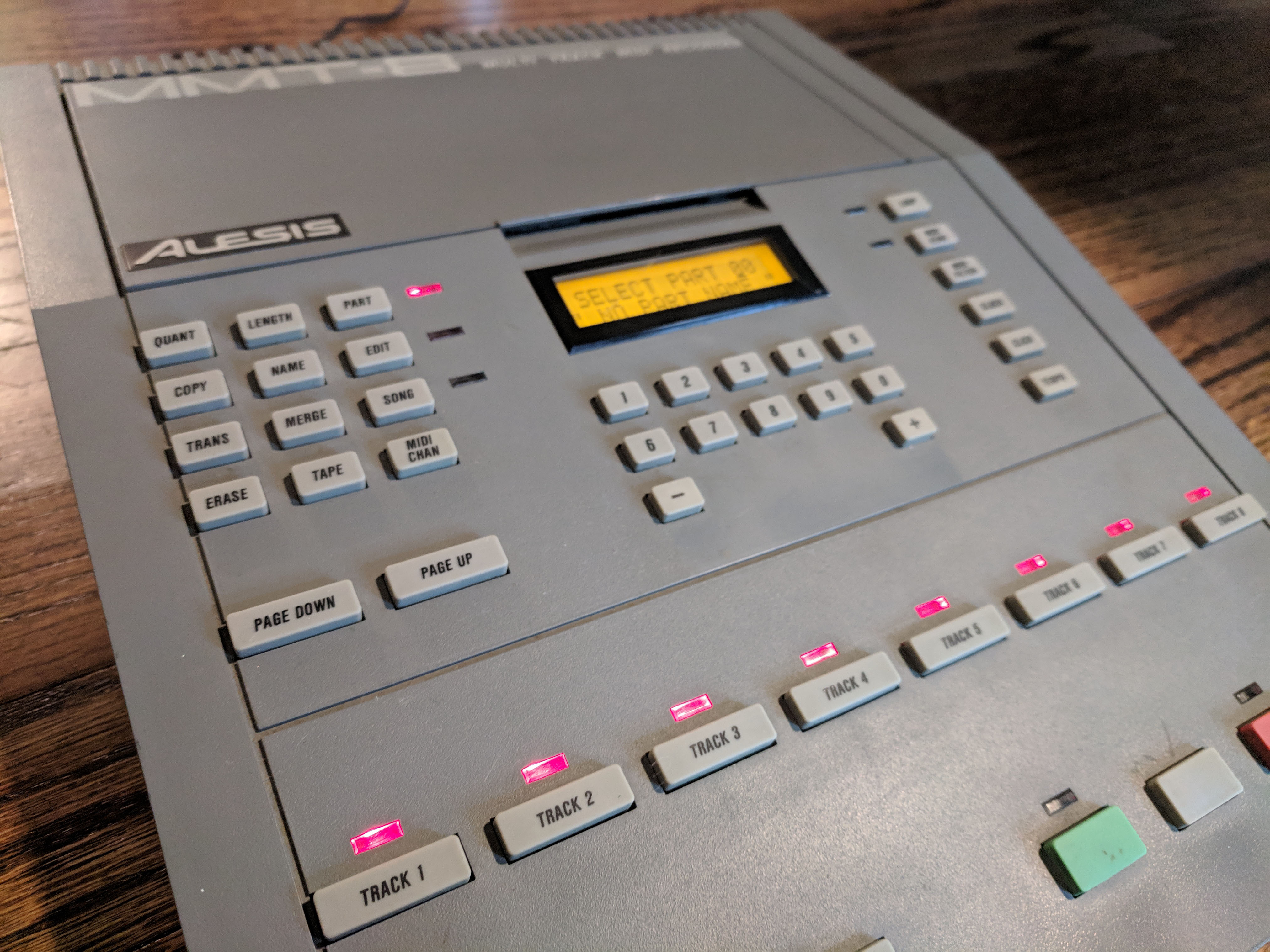 Alesis MMT-8 MIDI Recorder