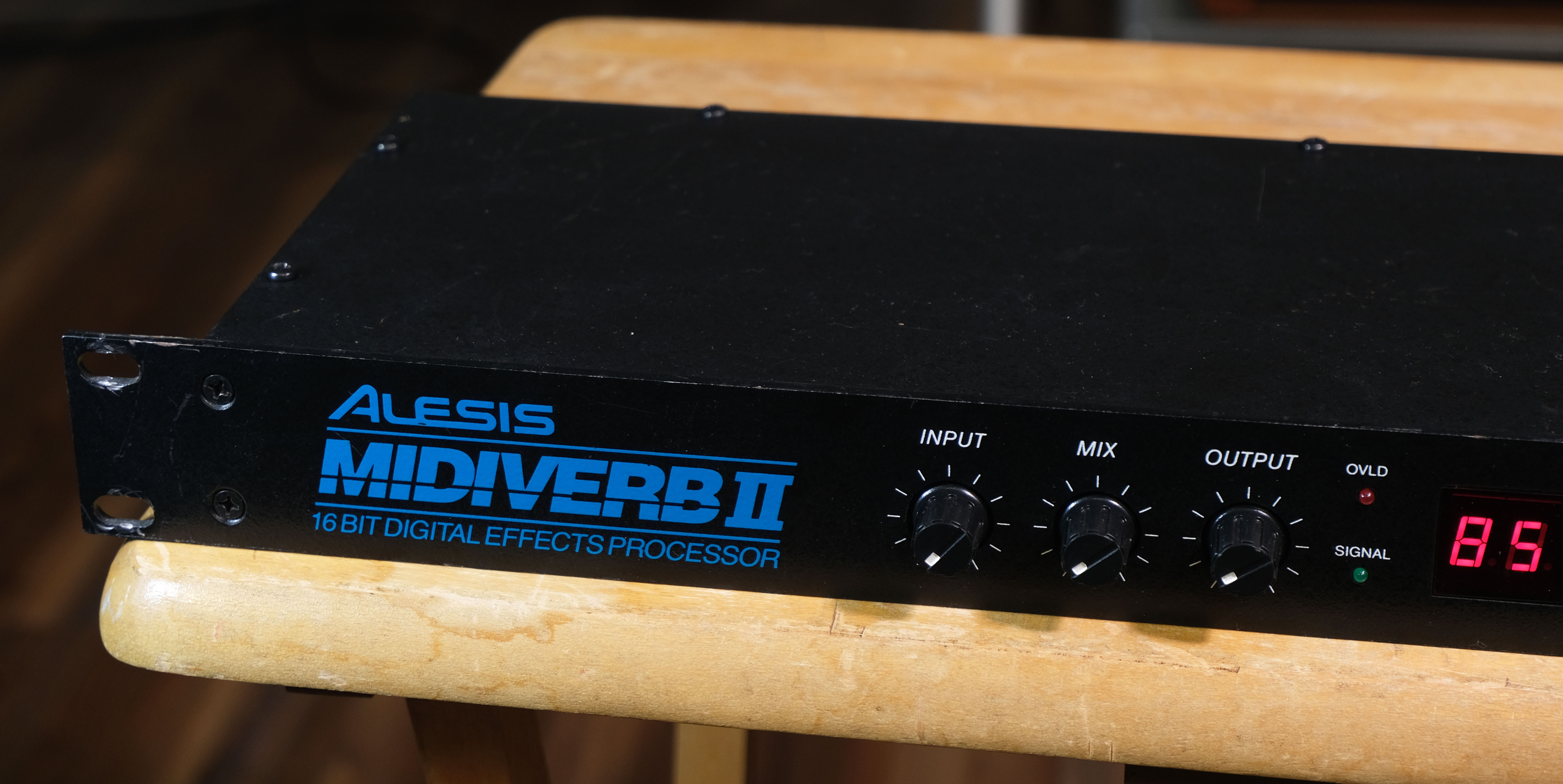 Alesis Midiverb II