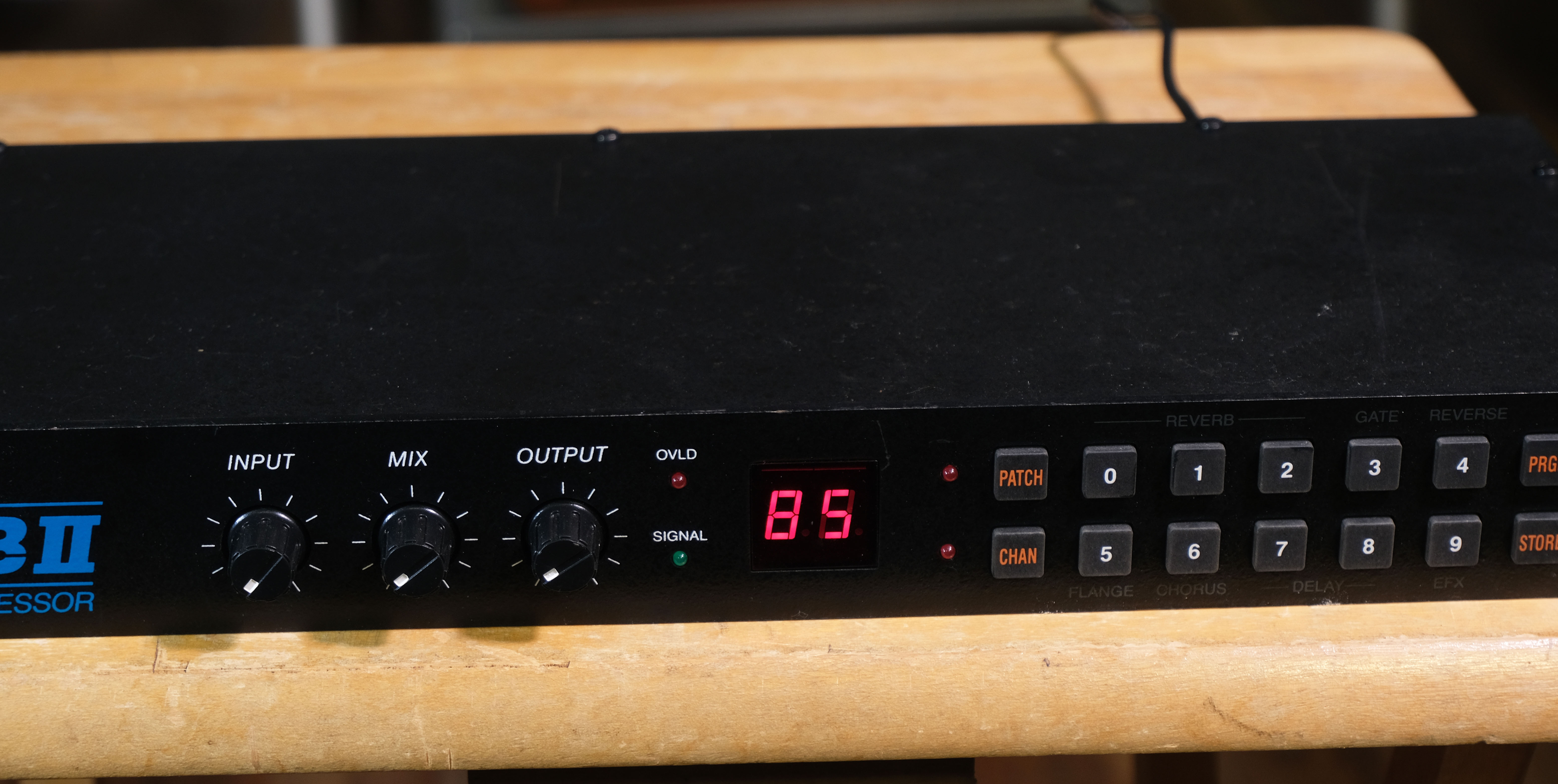 Alesis Midiverb II