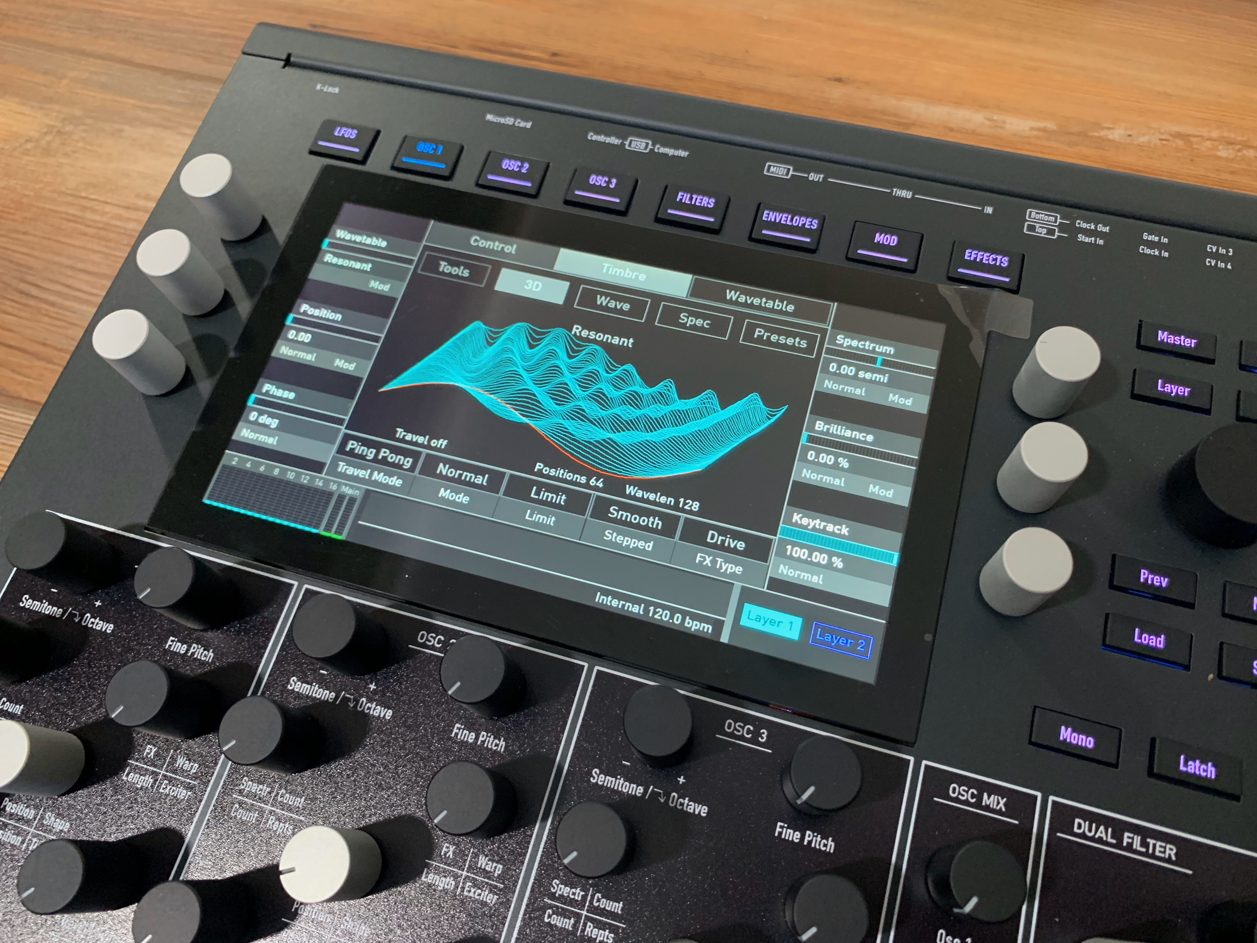 Waldorf Iridium synthesizer
