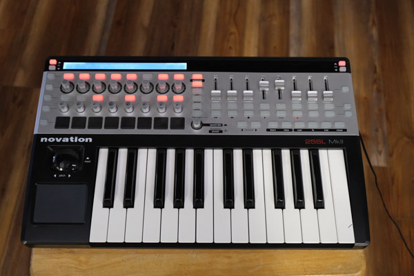 Novation 25SL MKII